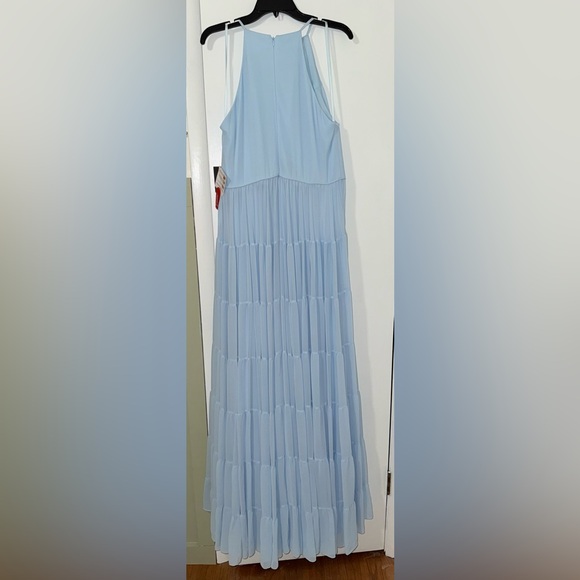 Mac Duggal - Picture 6 of 8